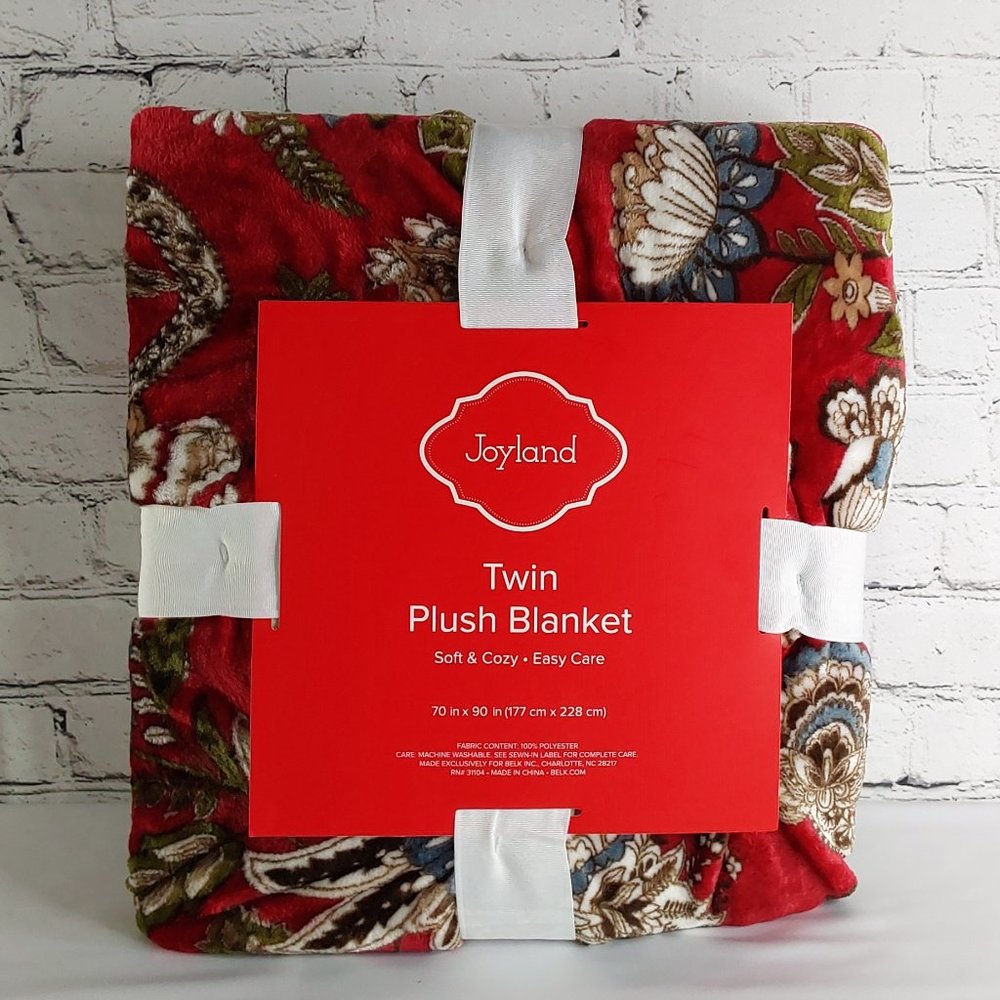 'JOYLAND' by BELK PAISLEY~MERLO PLUSH TWIN SIZE  BLANKET READY FOR GIFTING